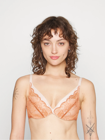 藝術家琥珀拼接內衣